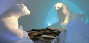 Ice hotel Polar bear sculpture bed